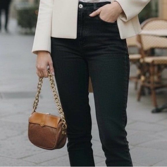 Authentic Gucci Vintage, Chocolate rugged textured, Caramel Leather Gold Chain - Picture 2 of 10